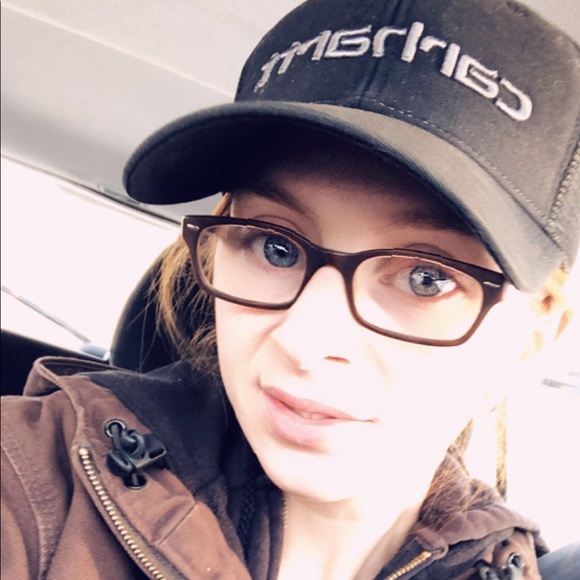 Meet your Posher, Sarah - Picture 1 of 1